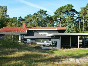 Sprawling Holiday Home in Nex with Indoor Swimming Pool in Snogebæk